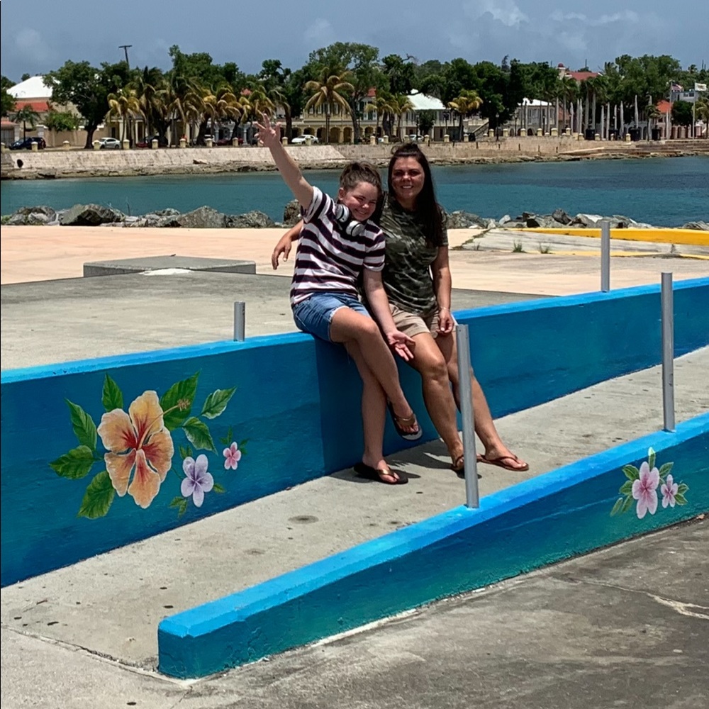 Meet your Posher, Elizabeth